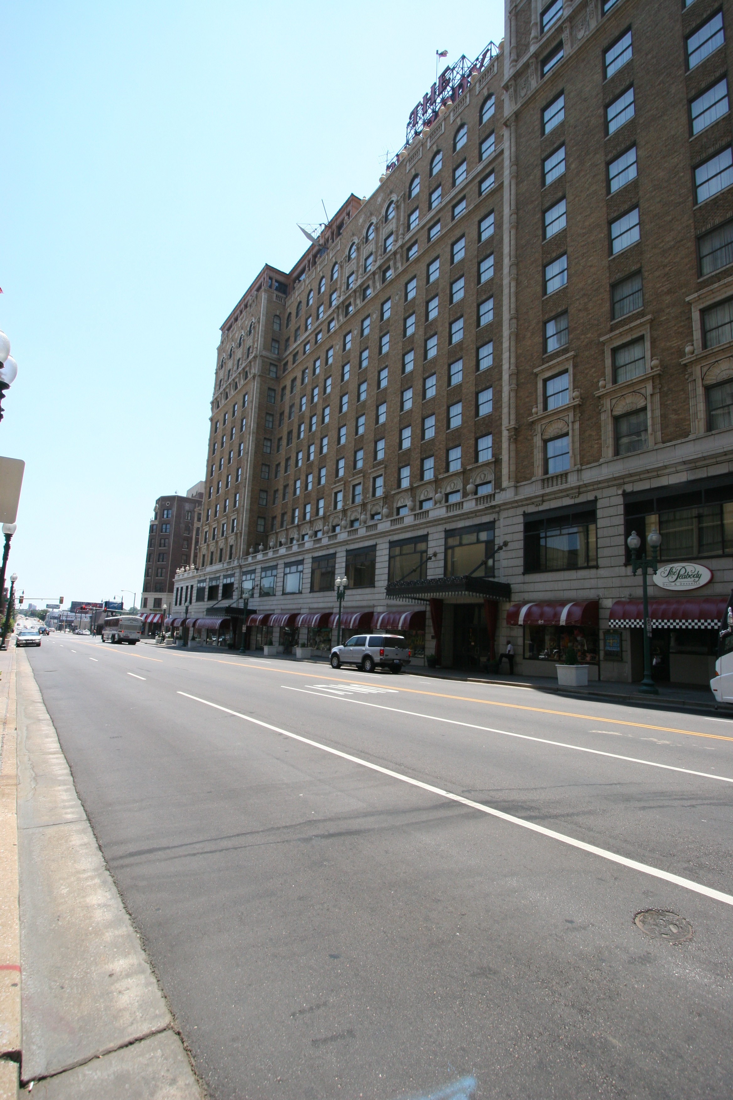 Peabody Hotel, hotel roofing contractors